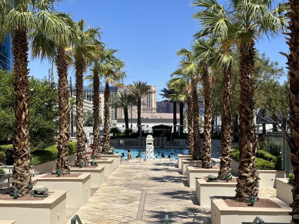 לאס וגאס Mgm Signature Deluxe Balcony Strip View Suite מראה חיצוני תמונה