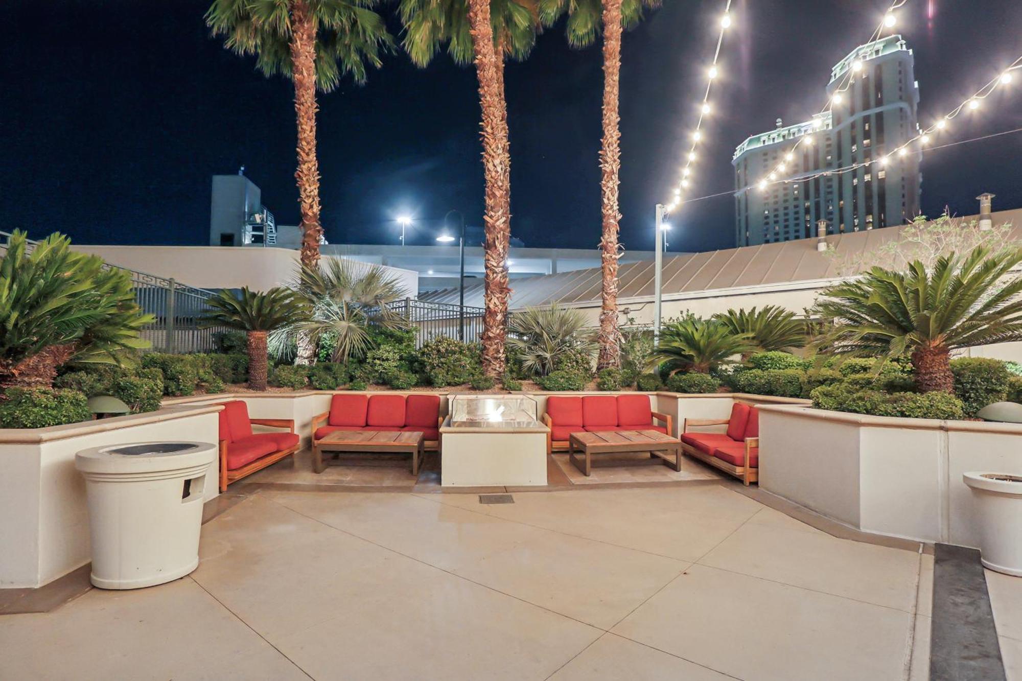 לאס וגאס Mgm Signature Deluxe Balcony Strip View Suite מראה חיצוני תמונה