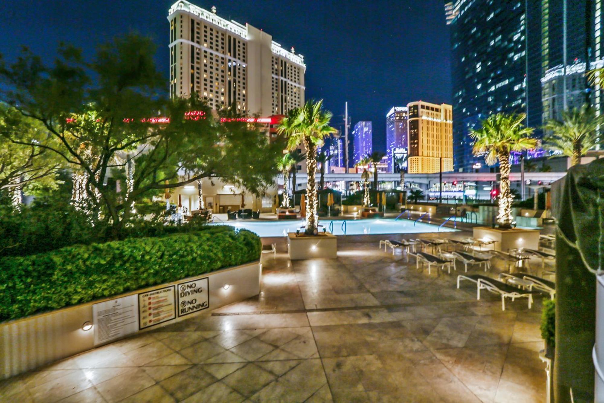 לאס וגאס Mgm Signature Deluxe Balcony Strip View Suite מראה חיצוני תמונה