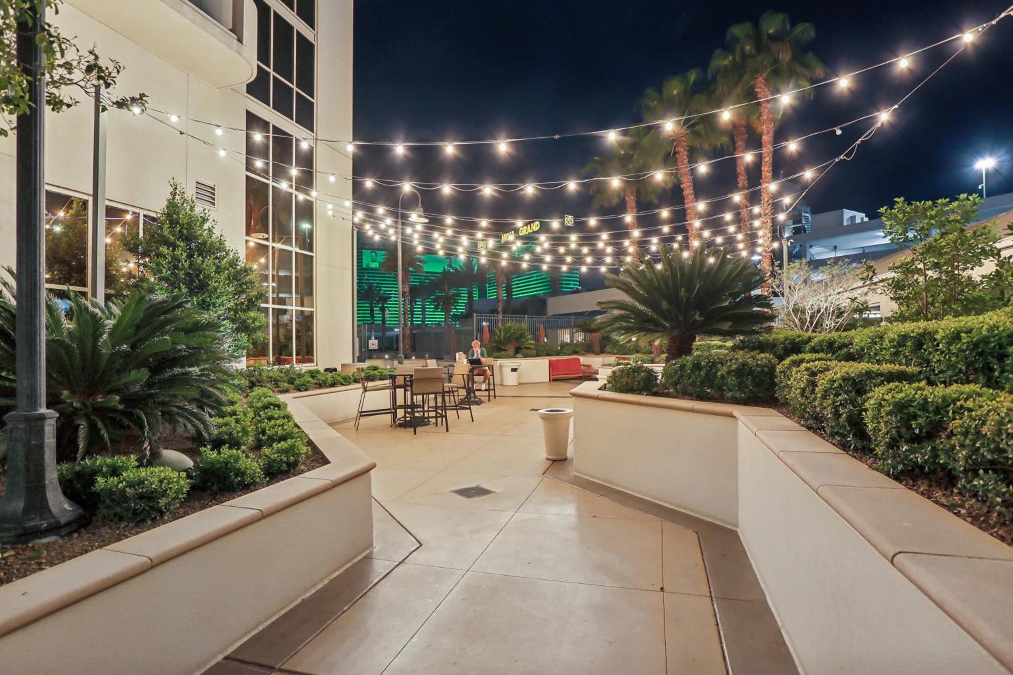 לאס וגאס Mgm Signature Deluxe Balcony Strip View Suite מראה חיצוני תמונה