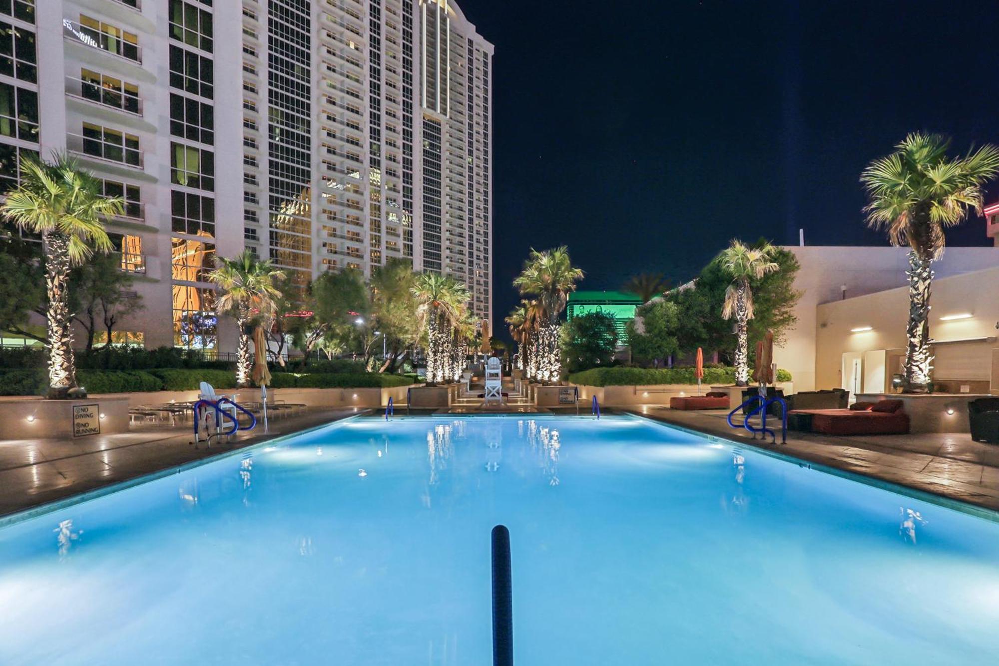 לאס וגאס Mgm Signature Deluxe Balcony Strip View Suite מראה חיצוני תמונה