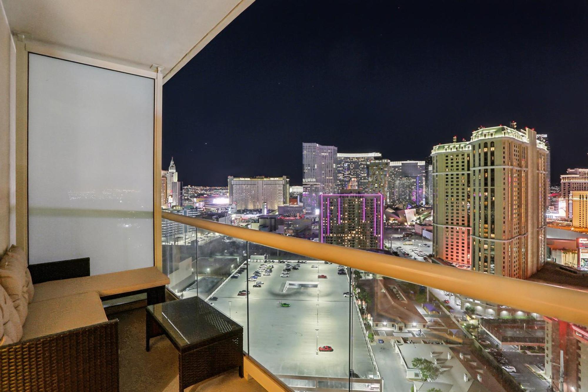 לאס וגאס Mgm Signature Deluxe Balcony Strip View Suite מראה חיצוני תמונה