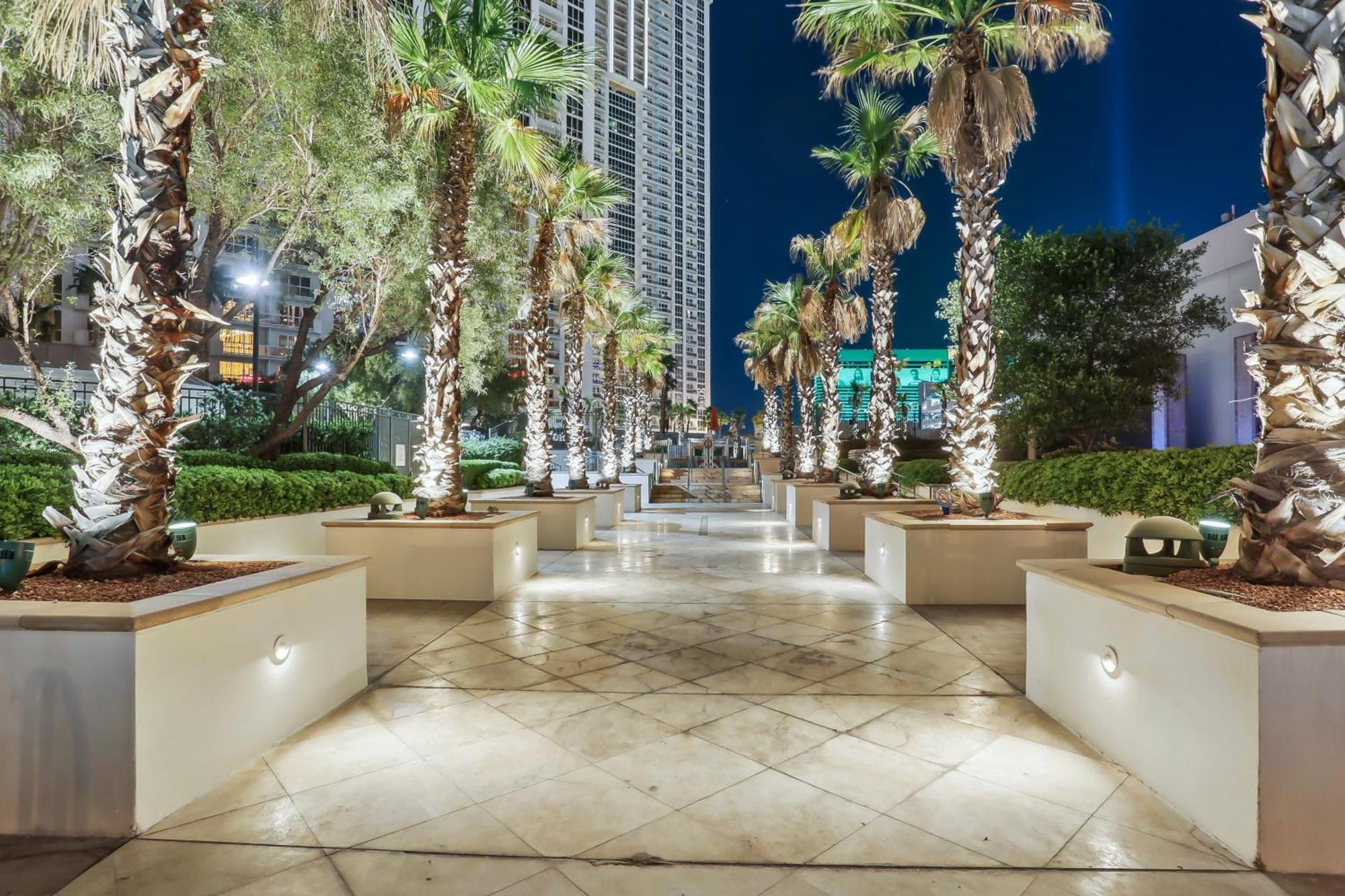 לאס וגאס Mgm Signature Deluxe Balcony Strip View Suite מראה חיצוני תמונה