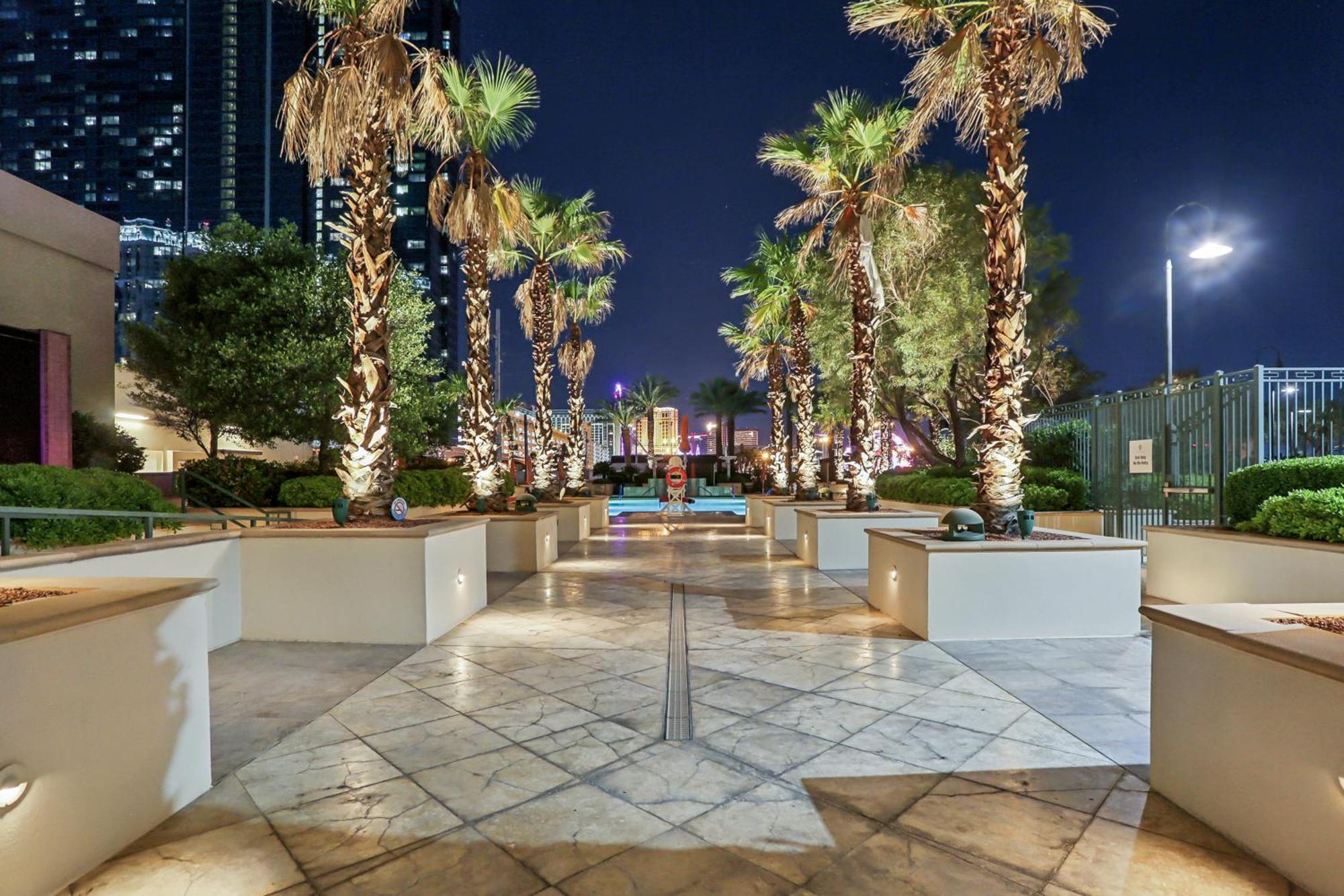 לאס וגאס Mgm Signature Deluxe Balcony Strip View Suite מראה חיצוני תמונה