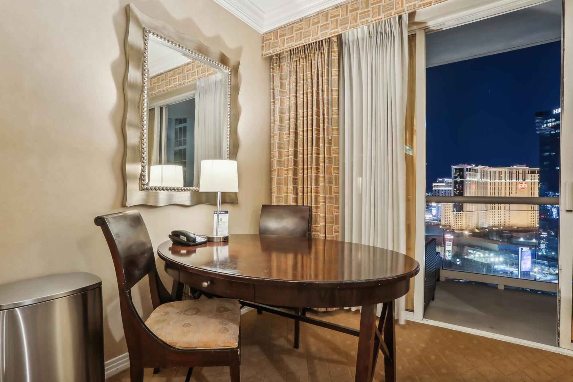 לאס וגאס Mgm Signature Deluxe Balcony Strip View Suite מראה חיצוני תמונה