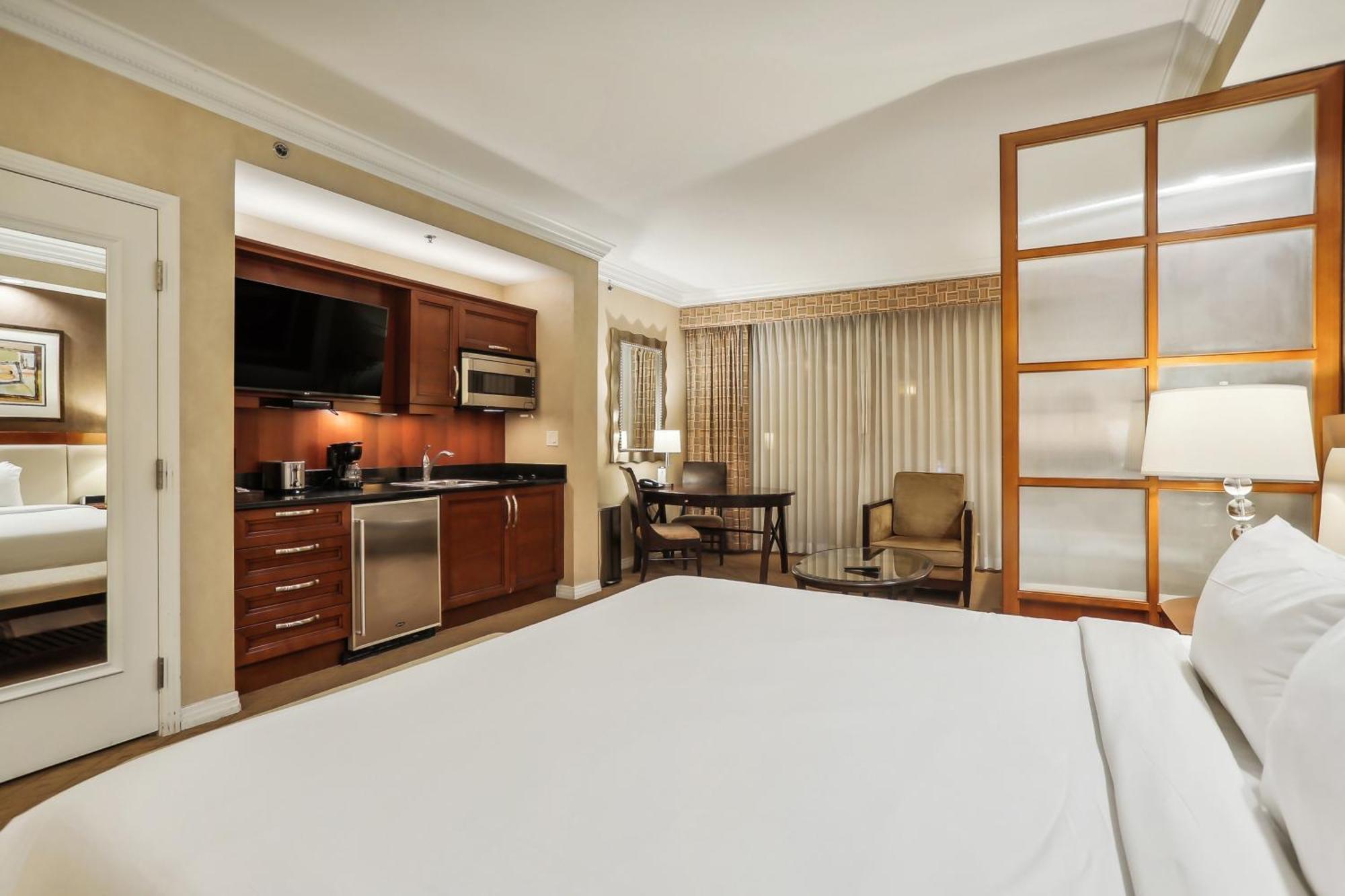 לאס וגאס Mgm Signature Deluxe Balcony Strip View Suite מראה חיצוני תמונה